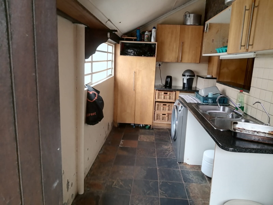 6 Bedroom Property for Sale in Geelhoutpark North West